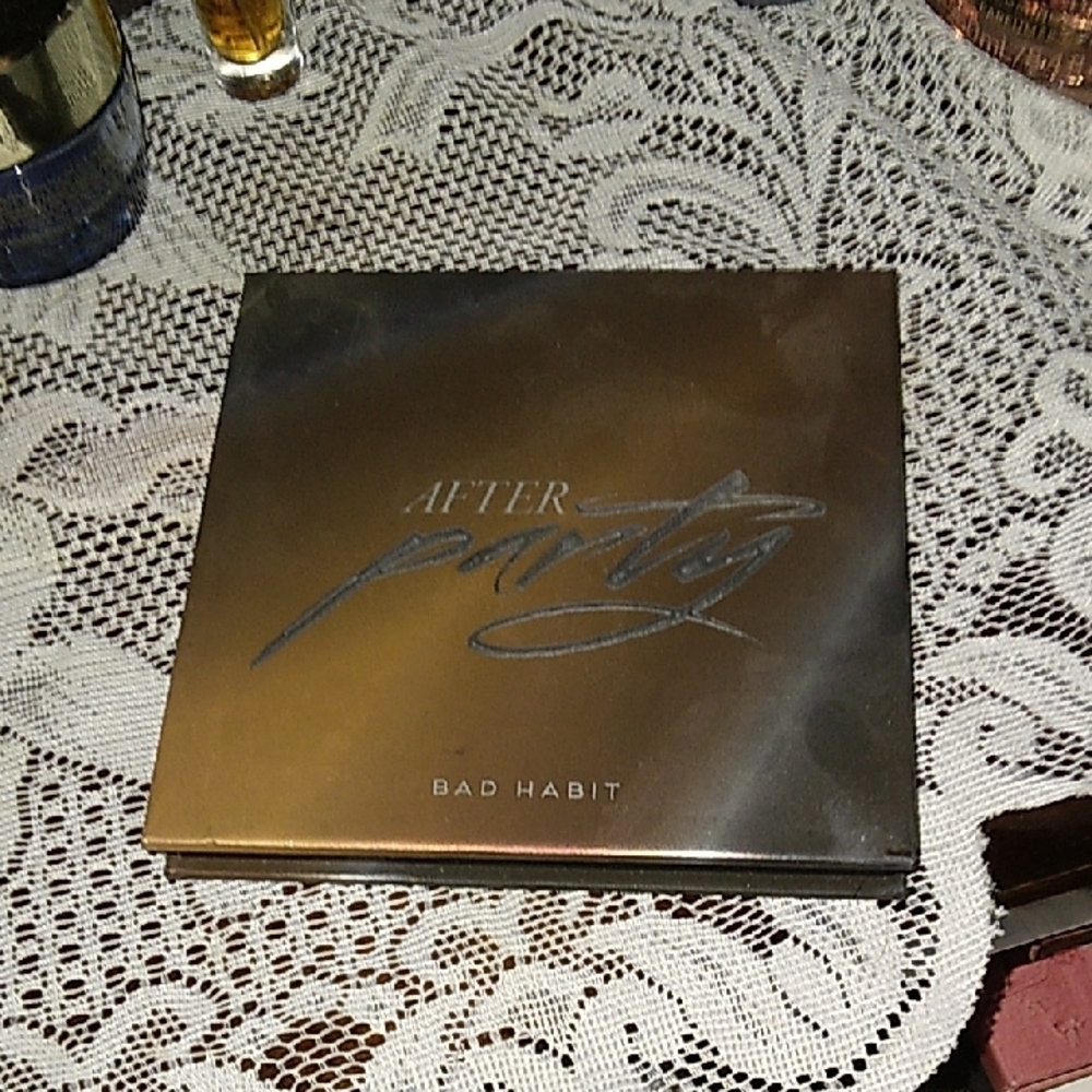 Bad Habit Black Glossy Accessory